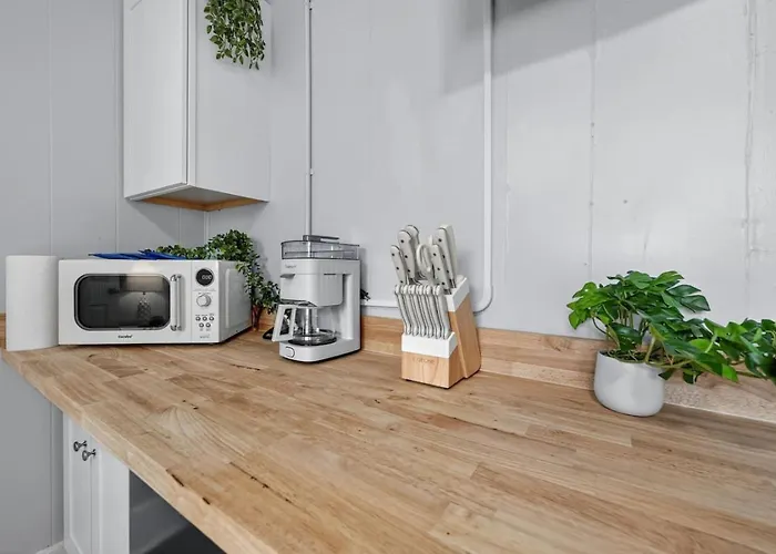 Unit 13 Cute Small Near Downtown * Pensacola