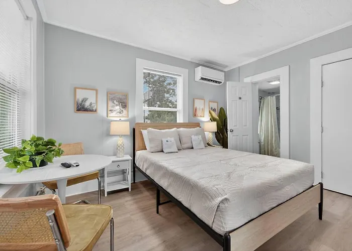 Holiday home Unit 13 Cute Small Near Downtown *