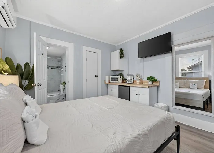 Unit 13 Cute Small Near Downtown Holiday home